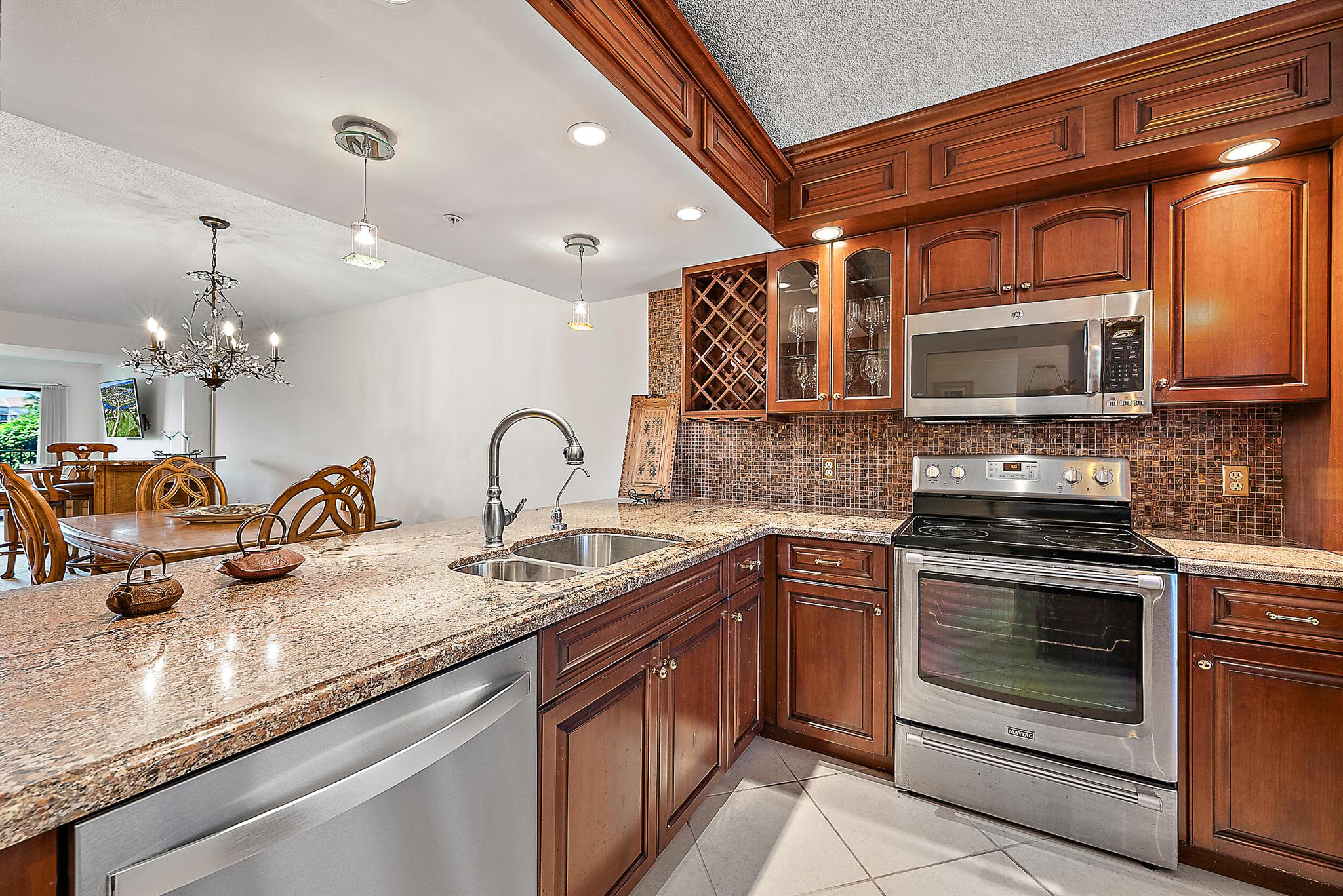 701 Seafarer Cir #103 Jupiter, FL 33477