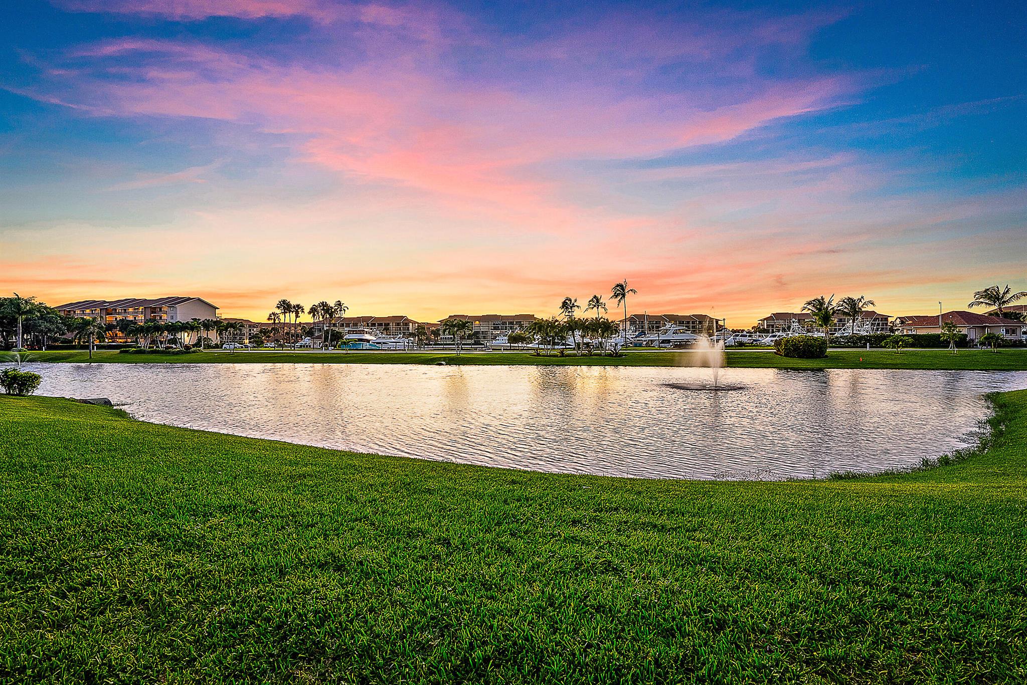 701 Seafarer Cir #103 Jupiter, FL 33477