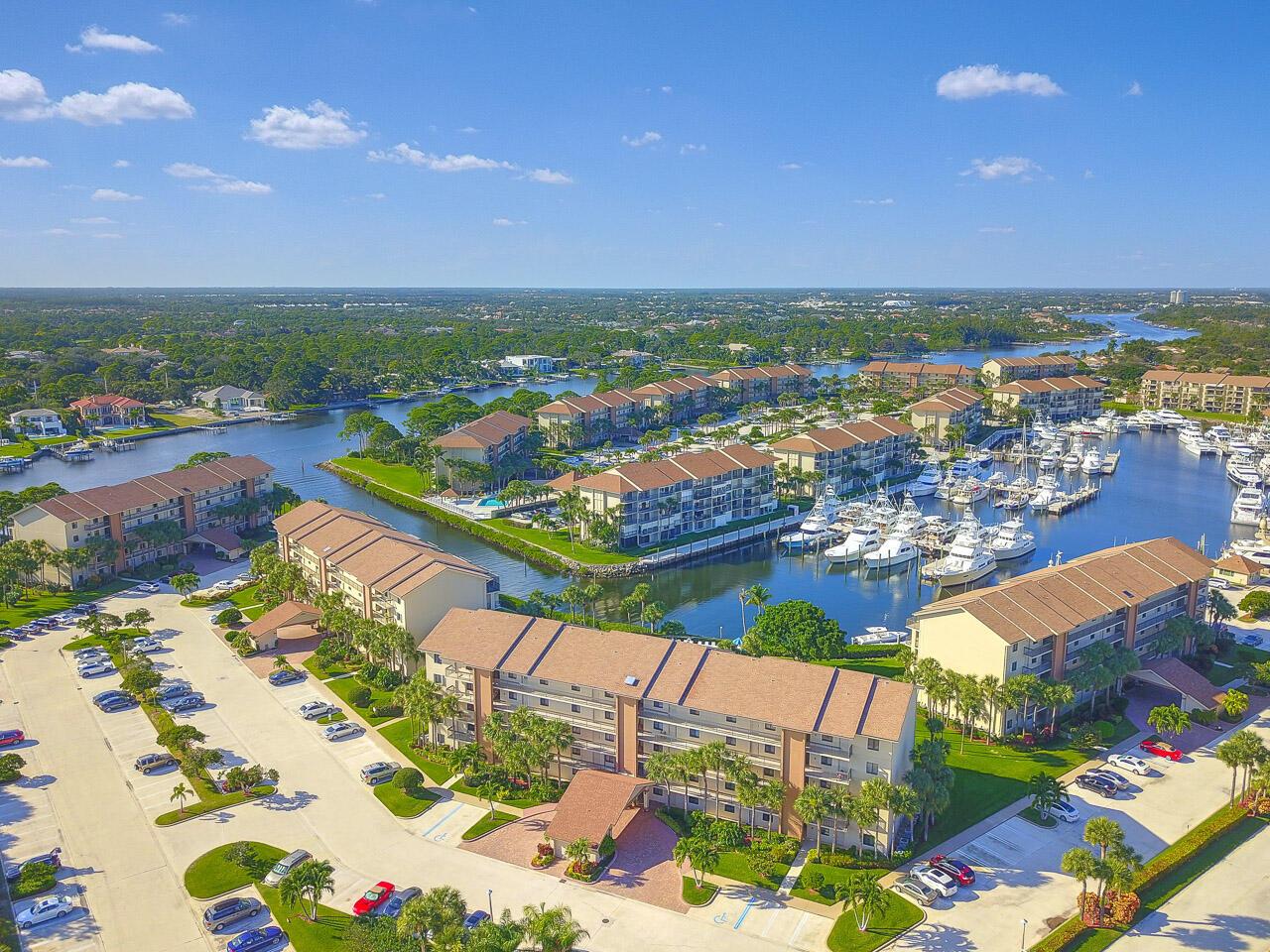 701 Seafarer Cir #103 Jupiter, FL 33477