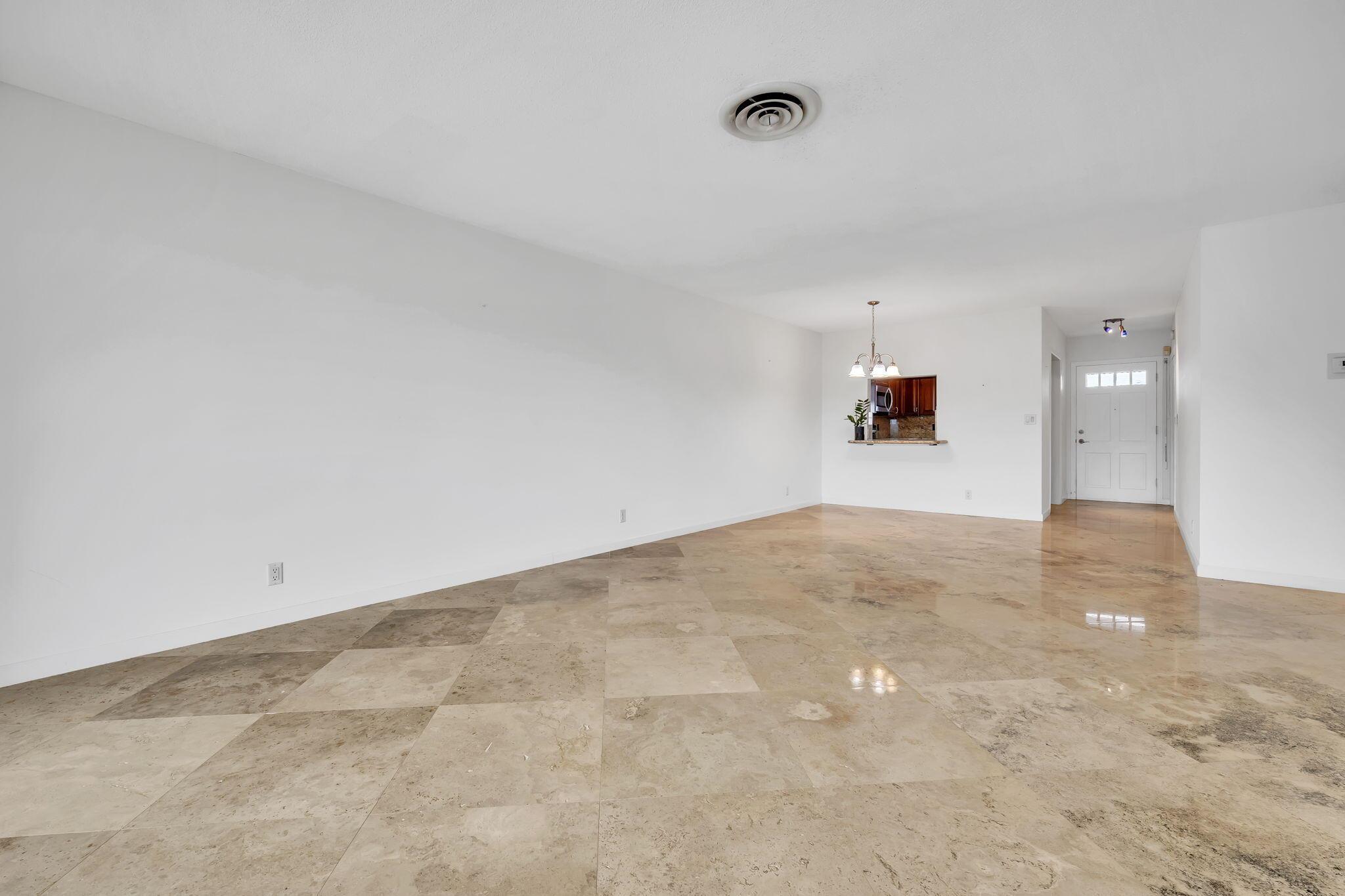 2400 NE 36th St #7 Lighthouse Point, FL 33064