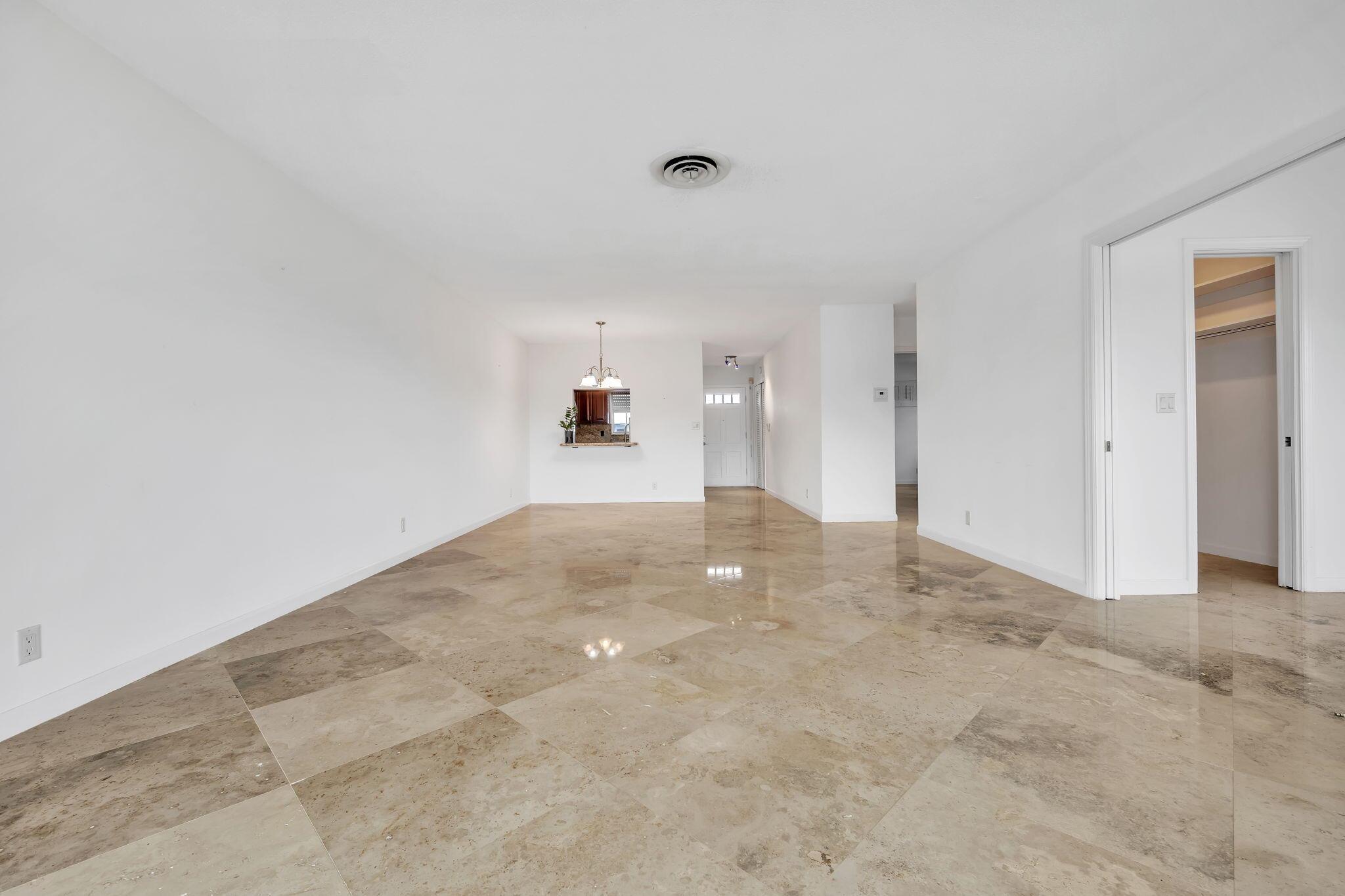 2400 NE 36th St #7 Lighthouse Point, FL 33064