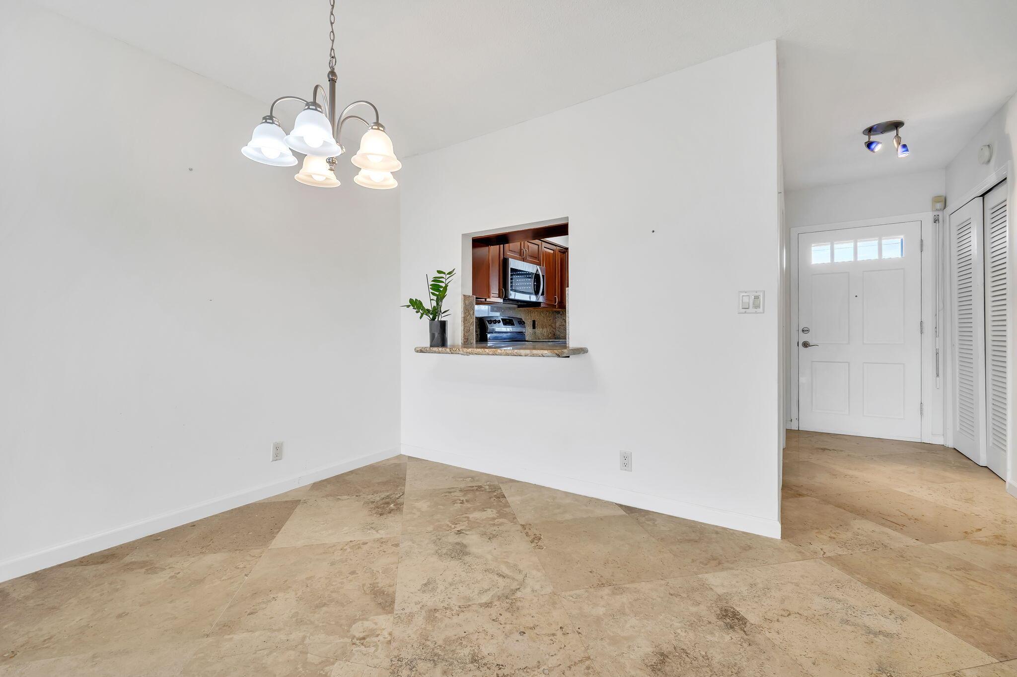 2400 NE 36th St #7 Lighthouse Point, FL 33064