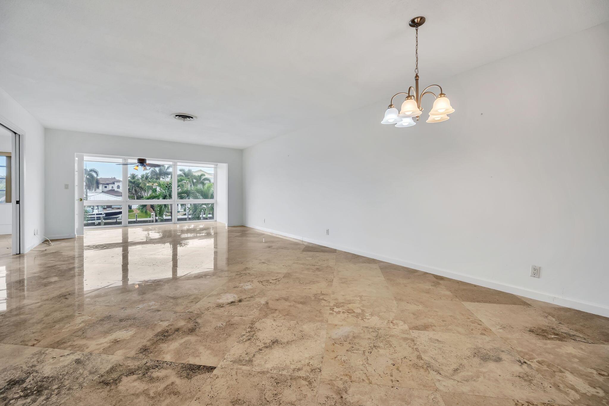 2400 NE 36th St #7 Lighthouse Point, FL 33064