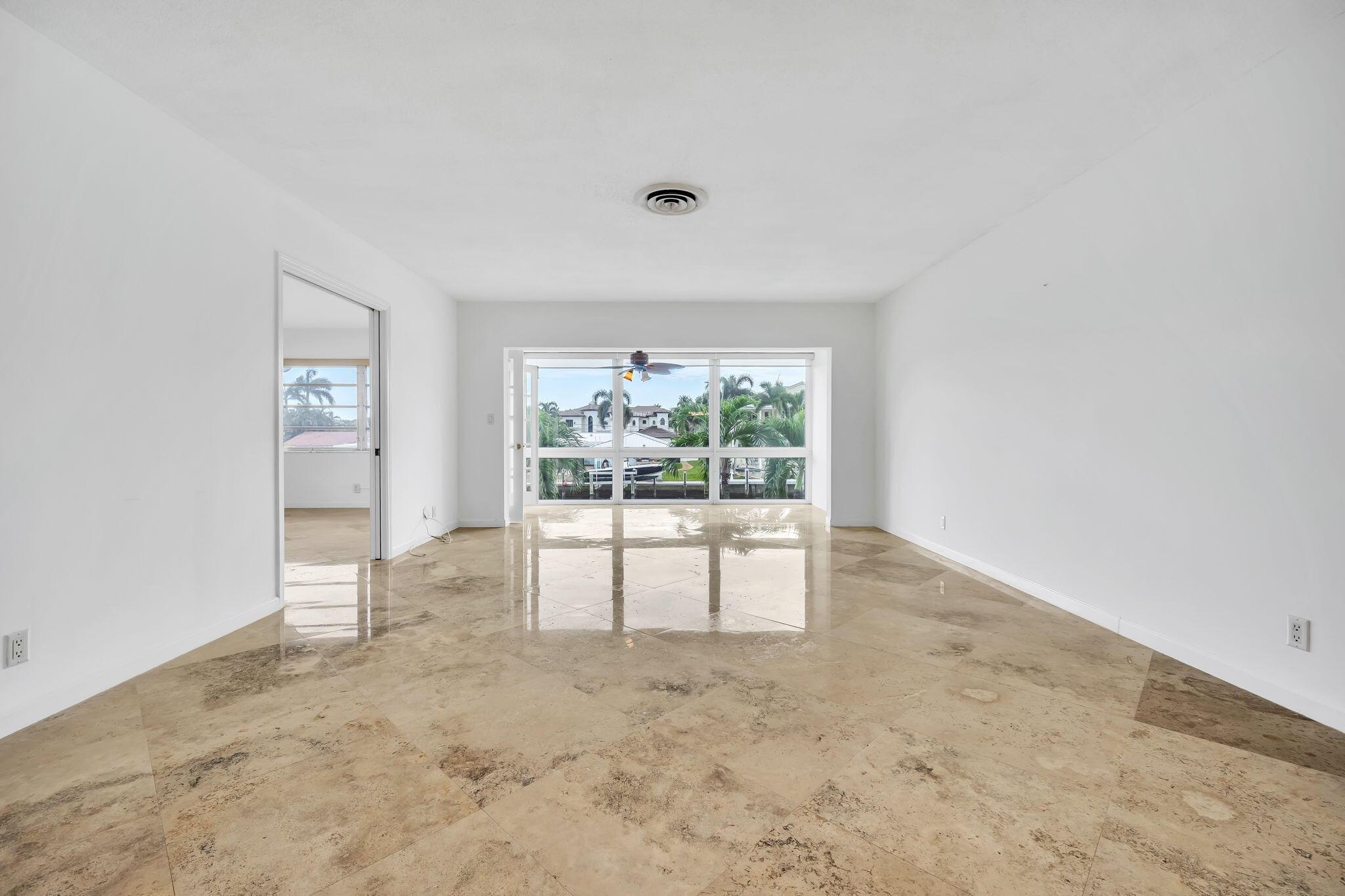 2400 NE 36th St #7 Lighthouse Point, FL 33064