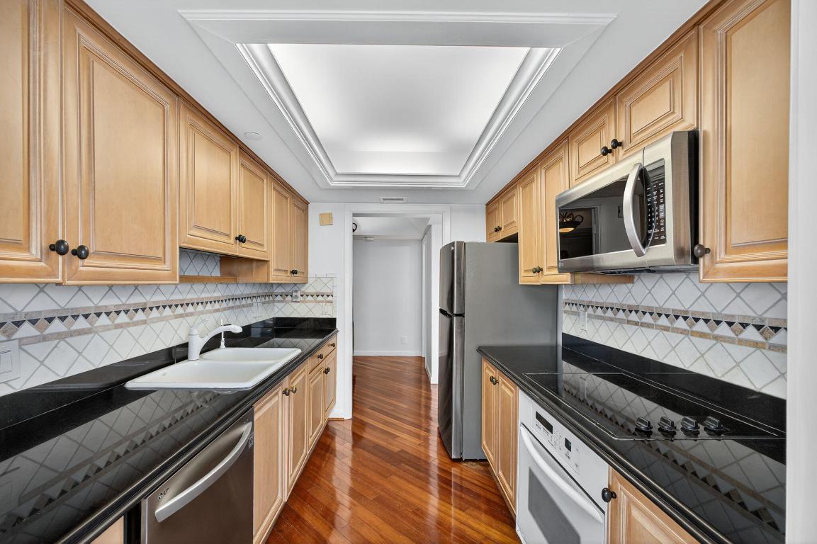 5280 N Ocean #14-D Riviera Beach, FL 33404