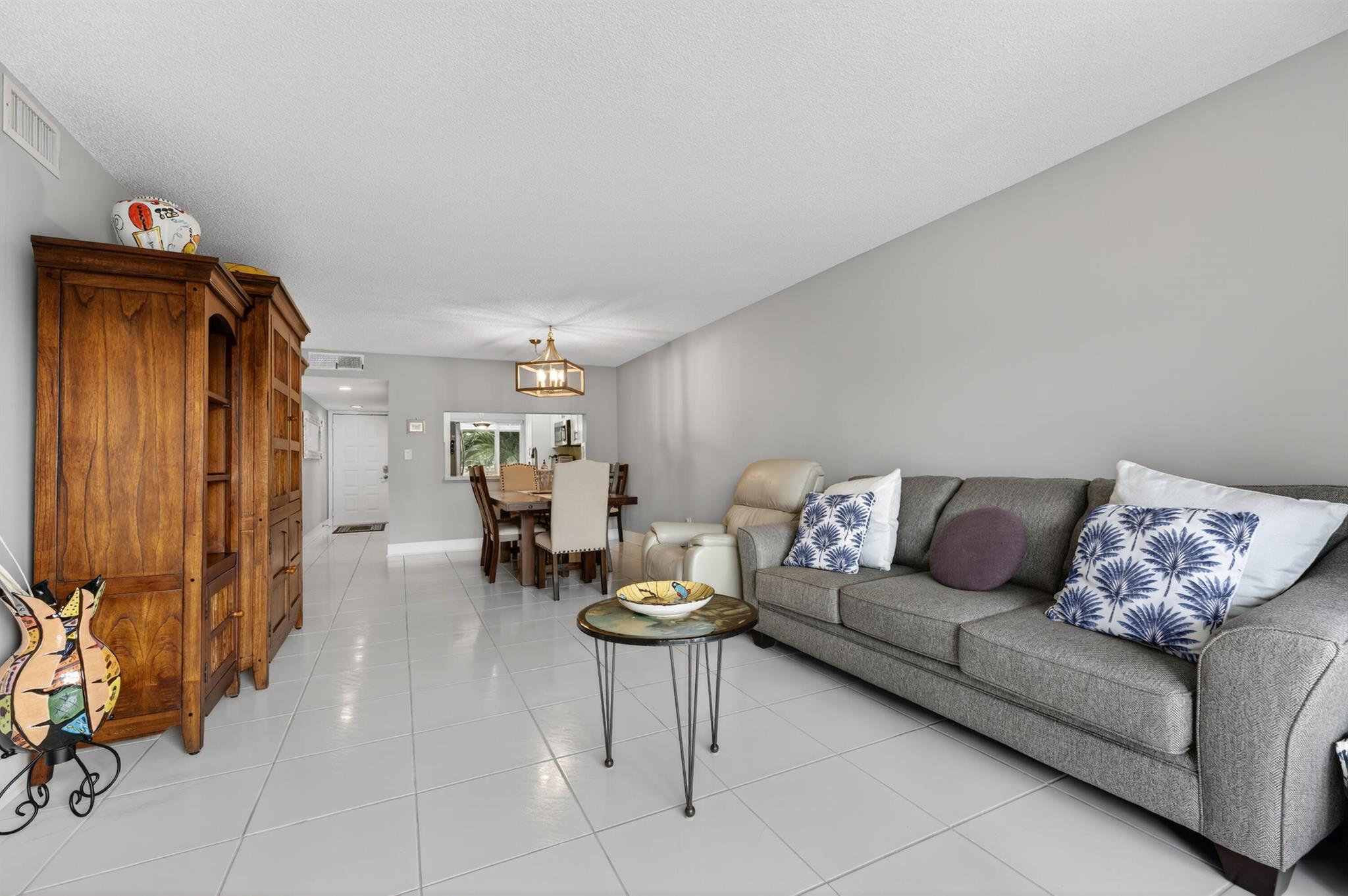 7142 S Devon Dr #210 Tamarac, FL 33321