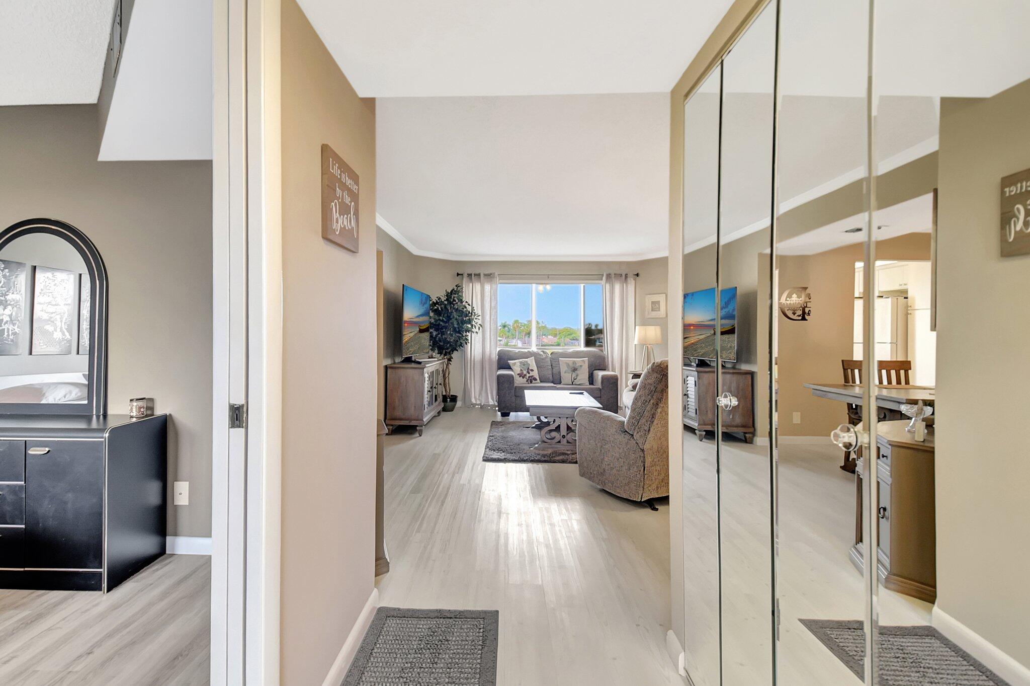 3951 Via Poinciana #415 Lake Worth, FL 33467