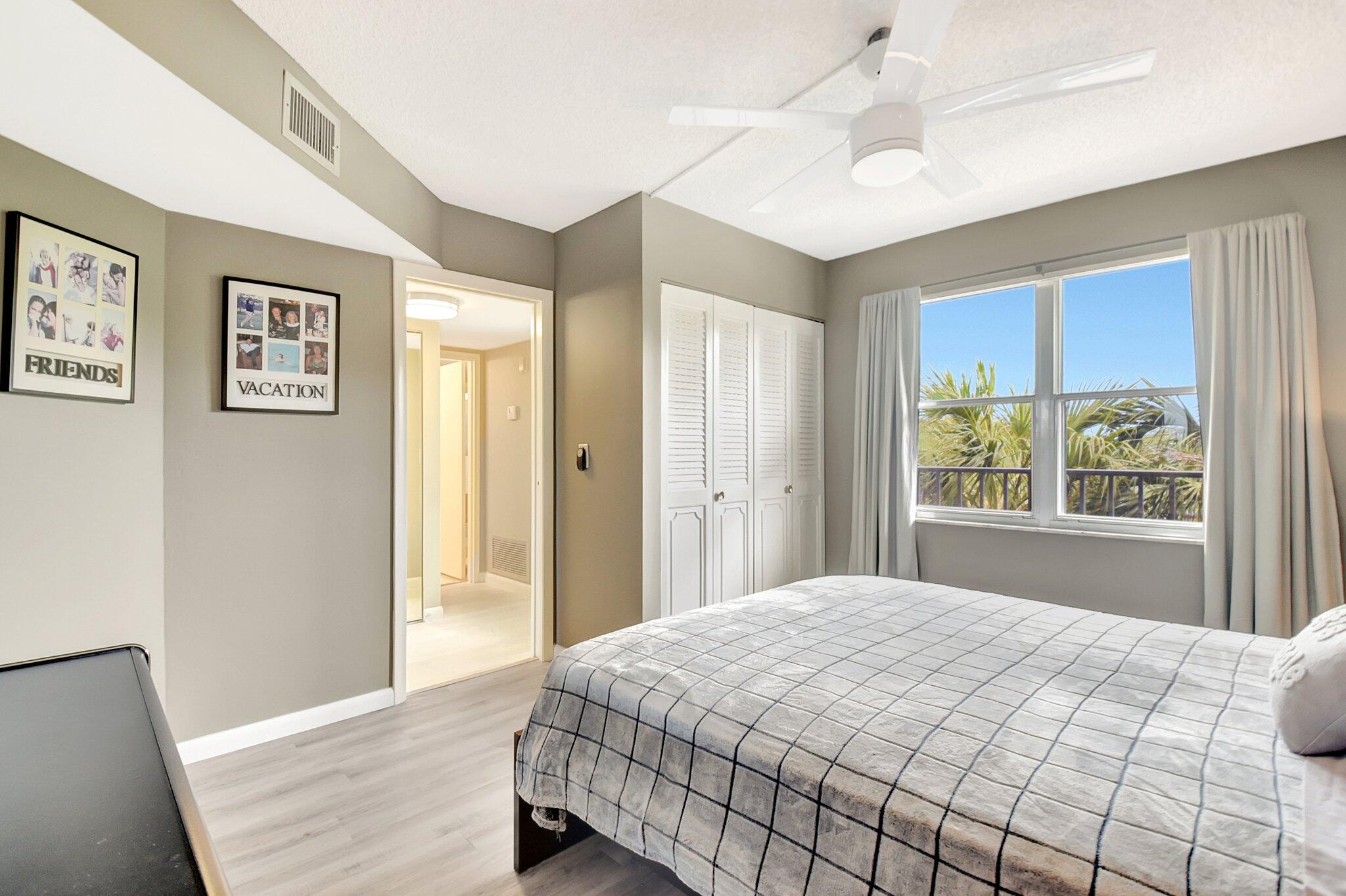 3951 Via Poinciana #415 Lake Worth, FL 33467