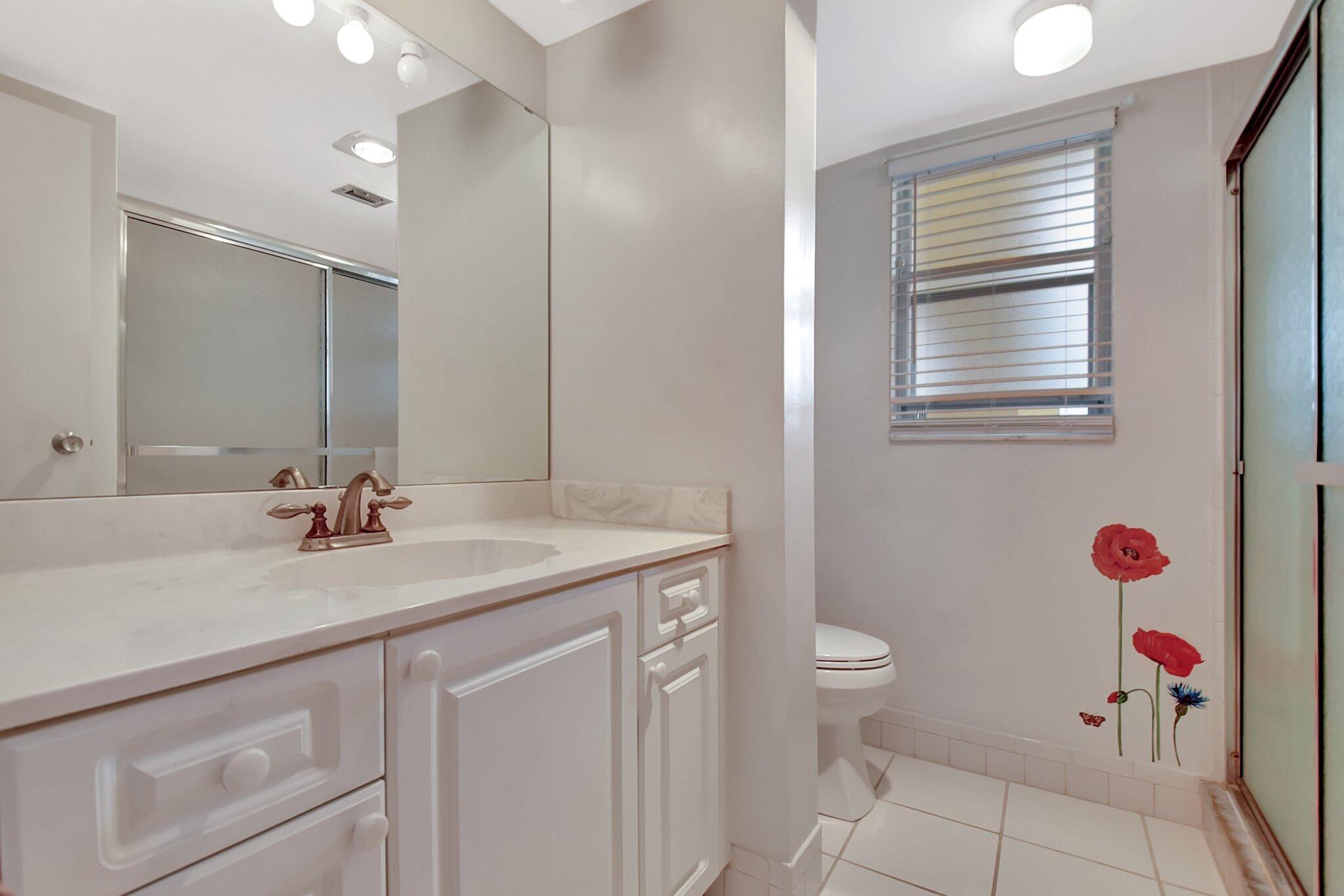 3951 Via Poinciana #415 Lake Worth, FL 33467