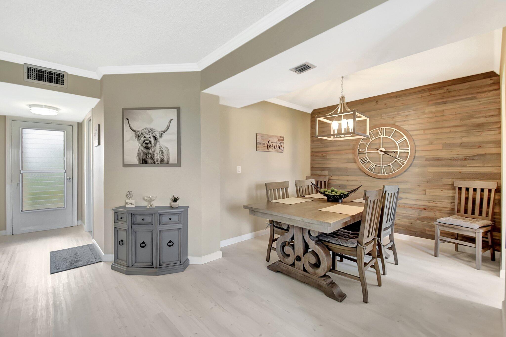 3951 Via Poinciana #415 Lake Worth, FL 33467