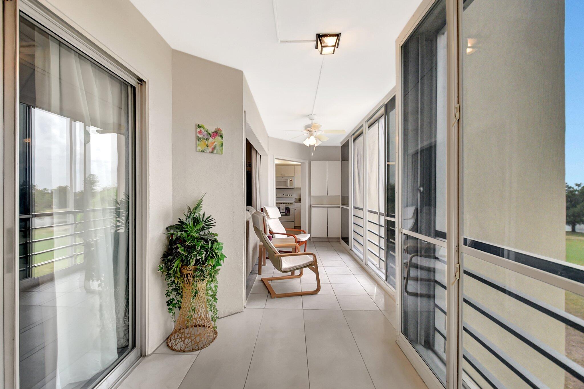 3951 Via Poinciana #415 Lake Worth, FL 33467