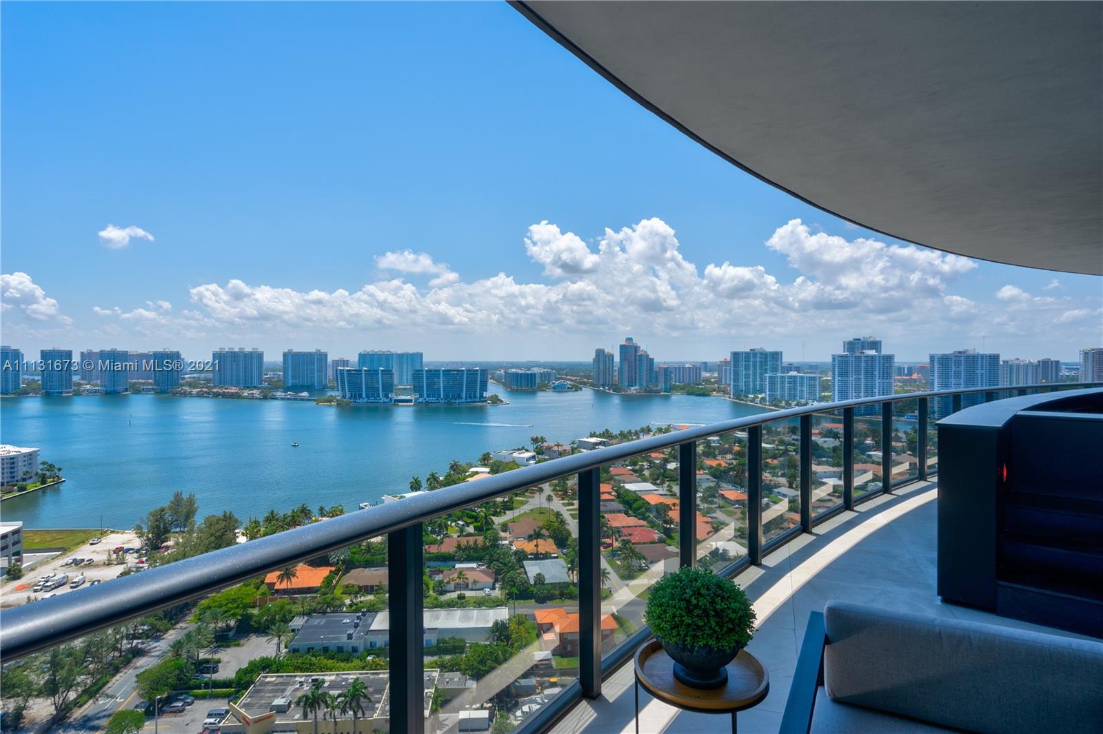 18555 Collins Ave #2403