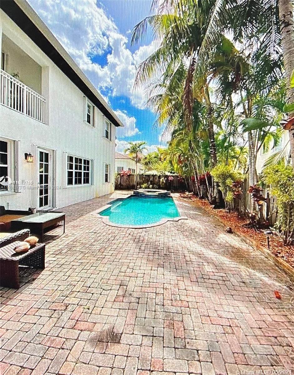 11161 NW 71st St Doral, FL 33178