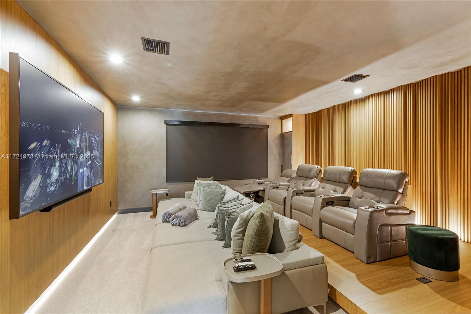 8853 New Riv Falls Rd Boca Raton, FL 33496