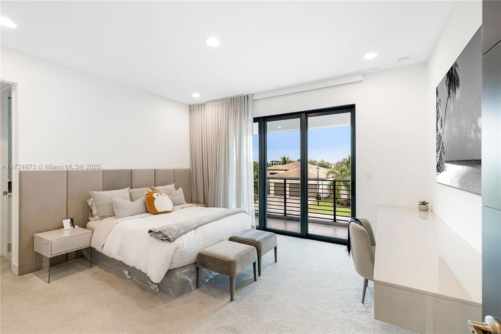 8853 New Riv Falls Rd Boca Raton, FL 33496