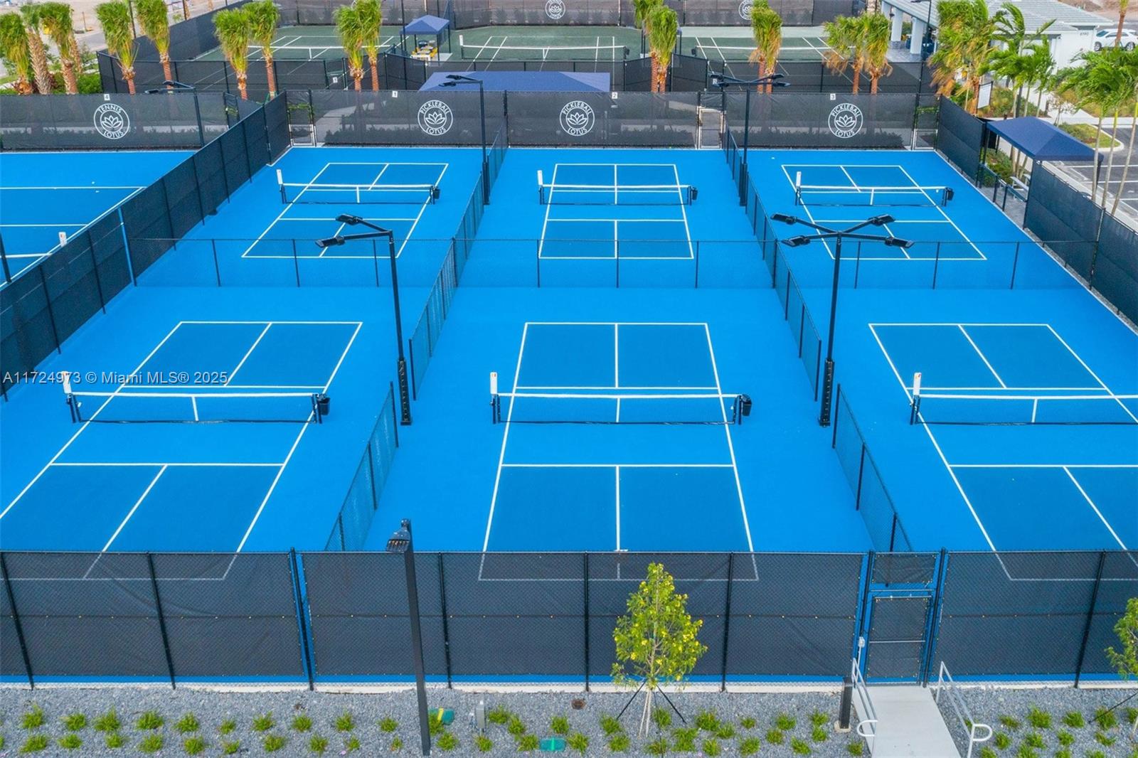 8853 New Riv Falls Rd Boca Raton, FL 33496