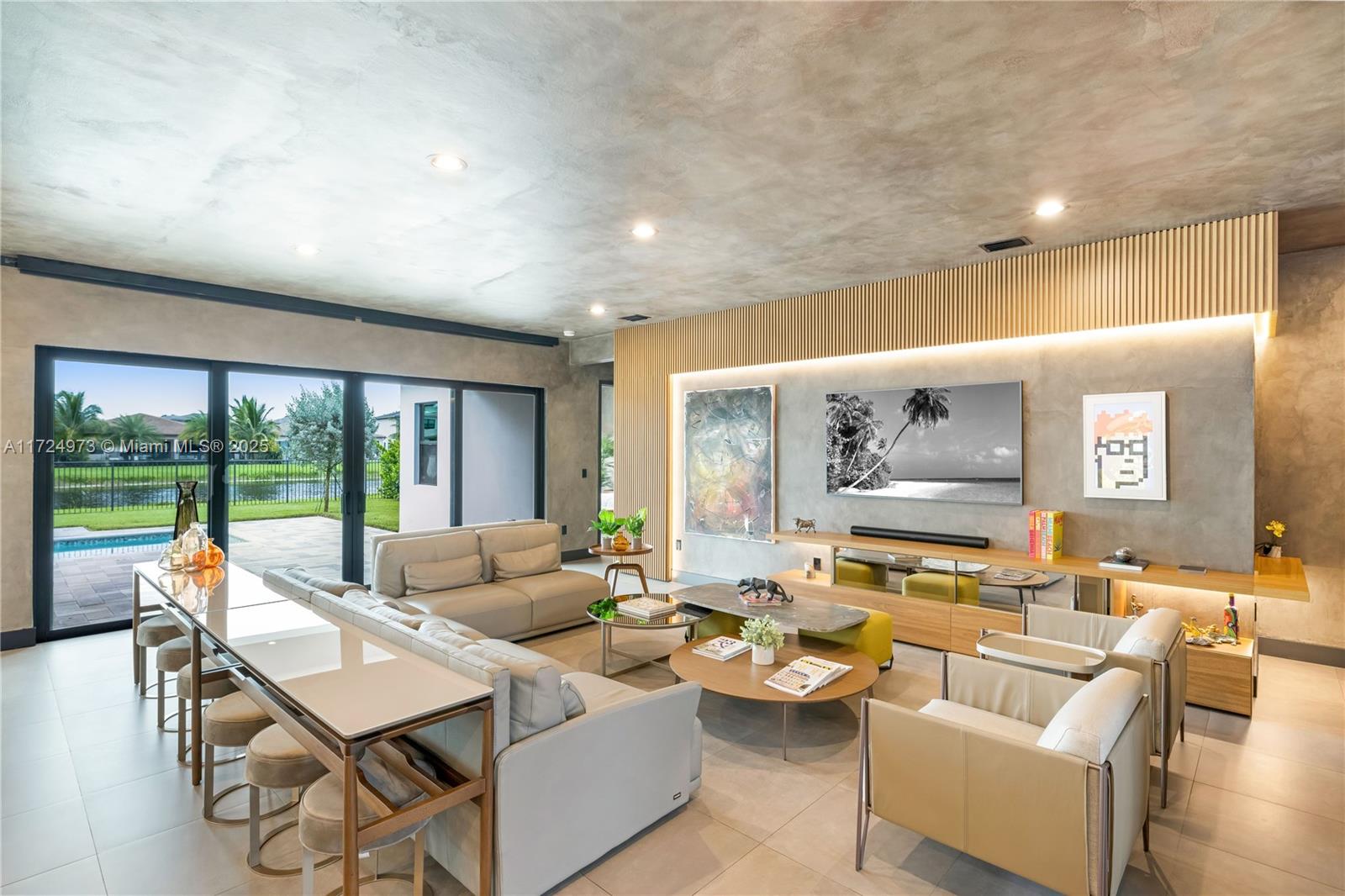 8853 New Riv Falls Rd Boca Raton, FL 33496