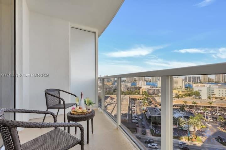 18001 Collins Ave #903,Sunny Isles Beach, FL 33160