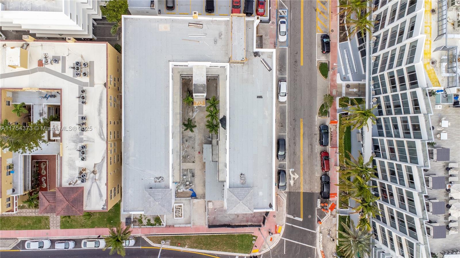 2814 Collins Ave Miami Beach, FL 33140