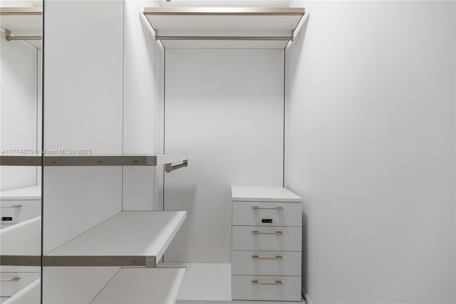 15701 Collins Ave #1004 Sunny Isles Beach, FL 33160