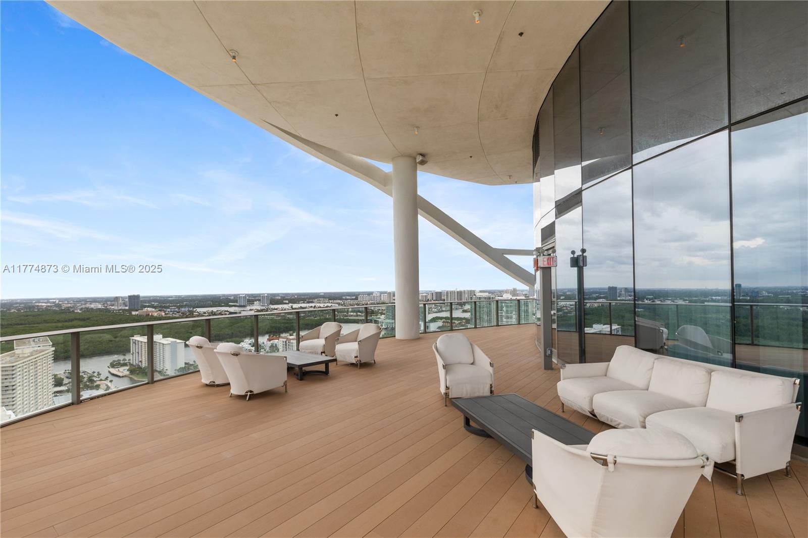 15701 Collins Ave #1004 Sunny Isles Beach, FL 33160