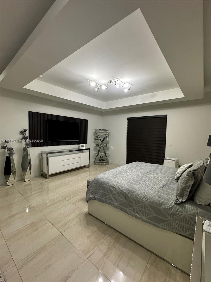 8272 NW 33rd Ter Doral, FL 33122