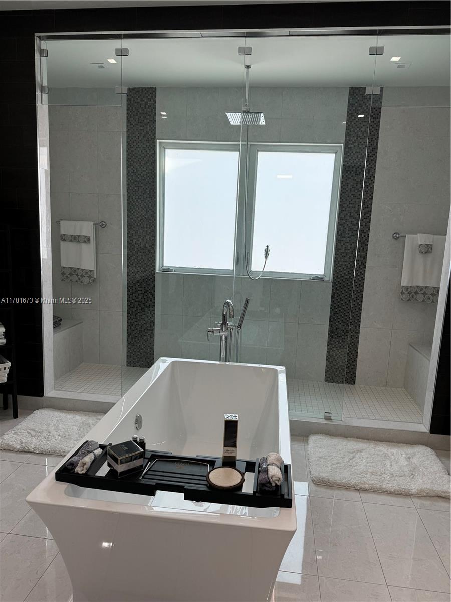 8272 NW 33rd Ter Doral, FL 33122