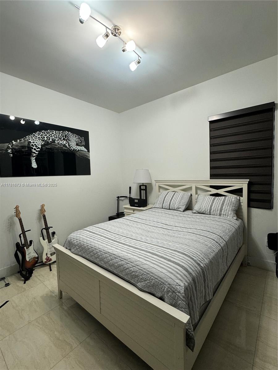 8272 NW 33rd Ter Doral, FL 33122