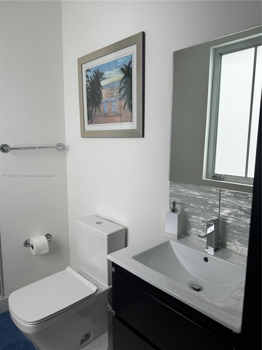 8272 NW 33rd Ter Doral, FL 33122