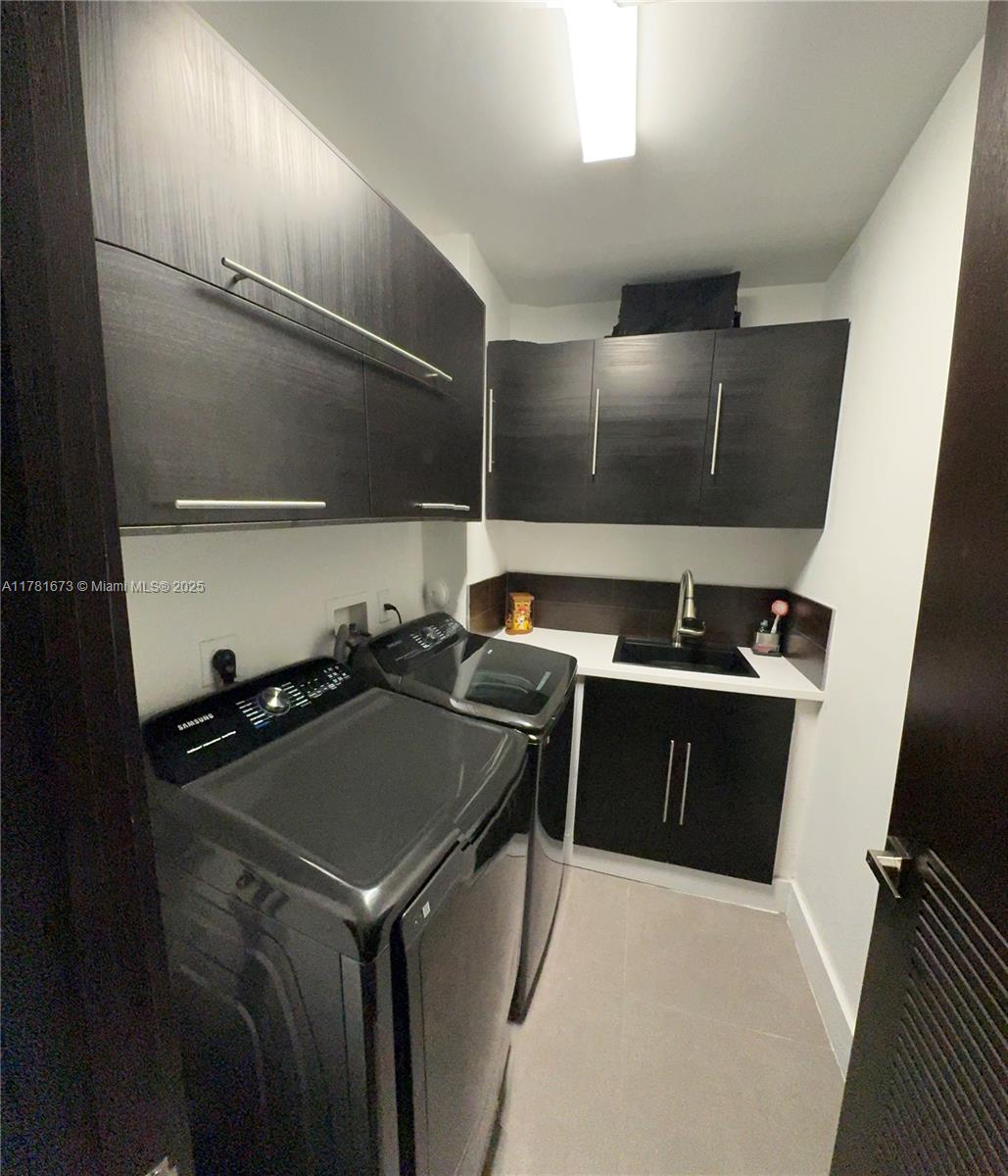 8272 NW 33rd Ter Doral, FL 33122