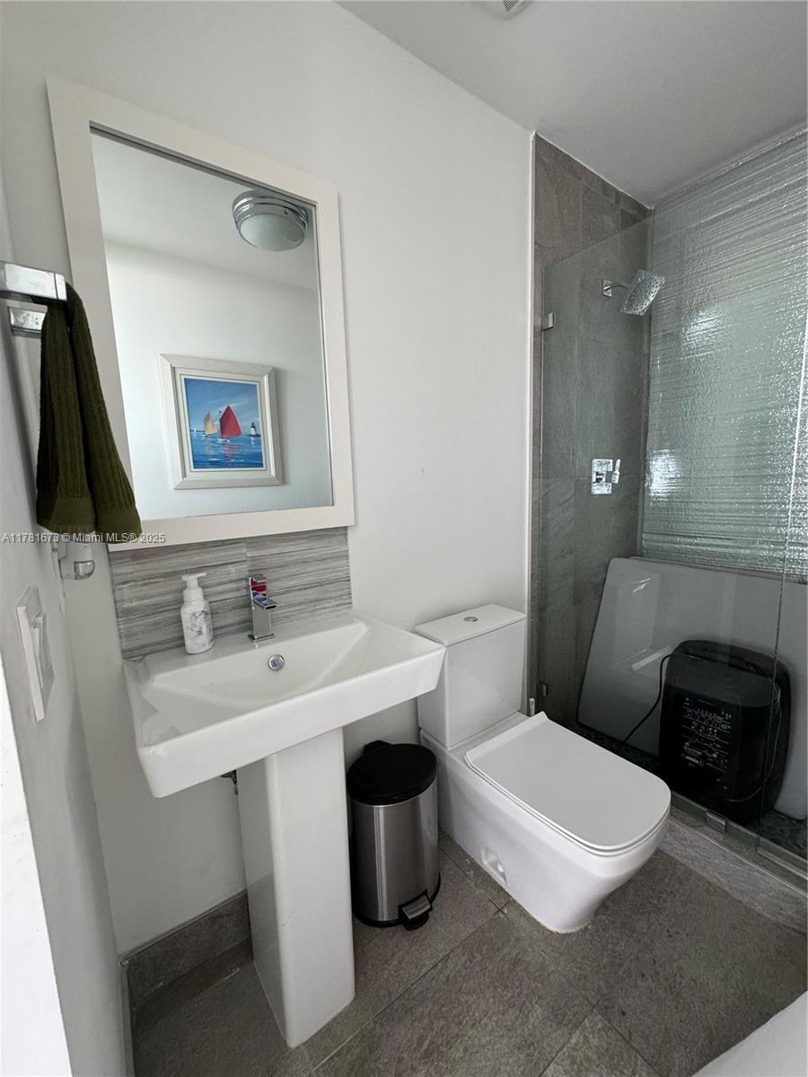 8272 NW 33rd Ter Doral, FL 33122