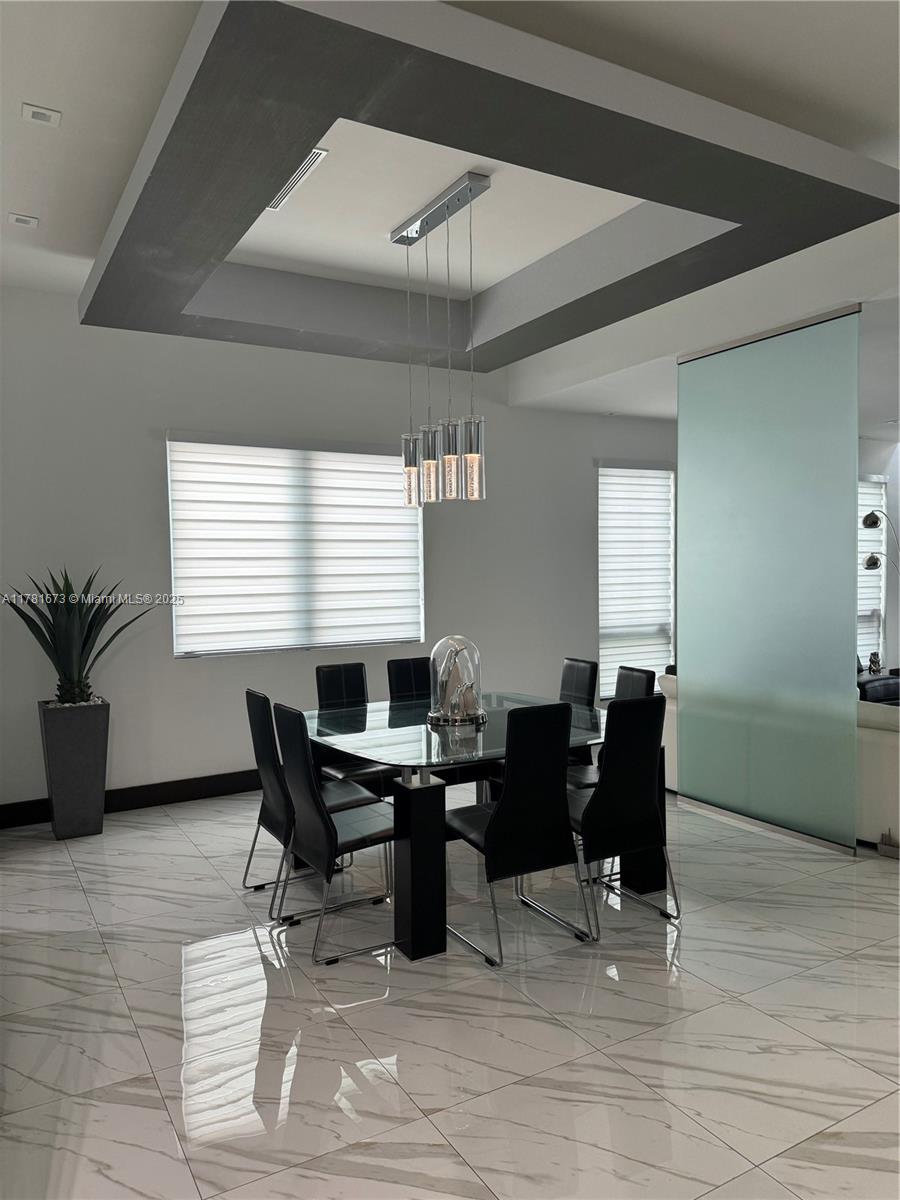 8272 NW 33rd Ter Doral, FL 33122