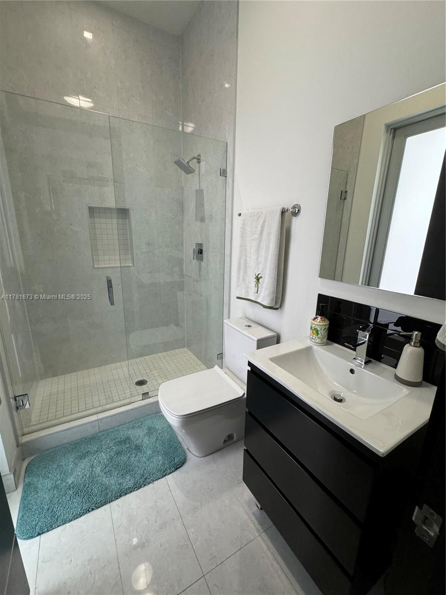 8272 NW 33rd Ter Doral, FL 33122