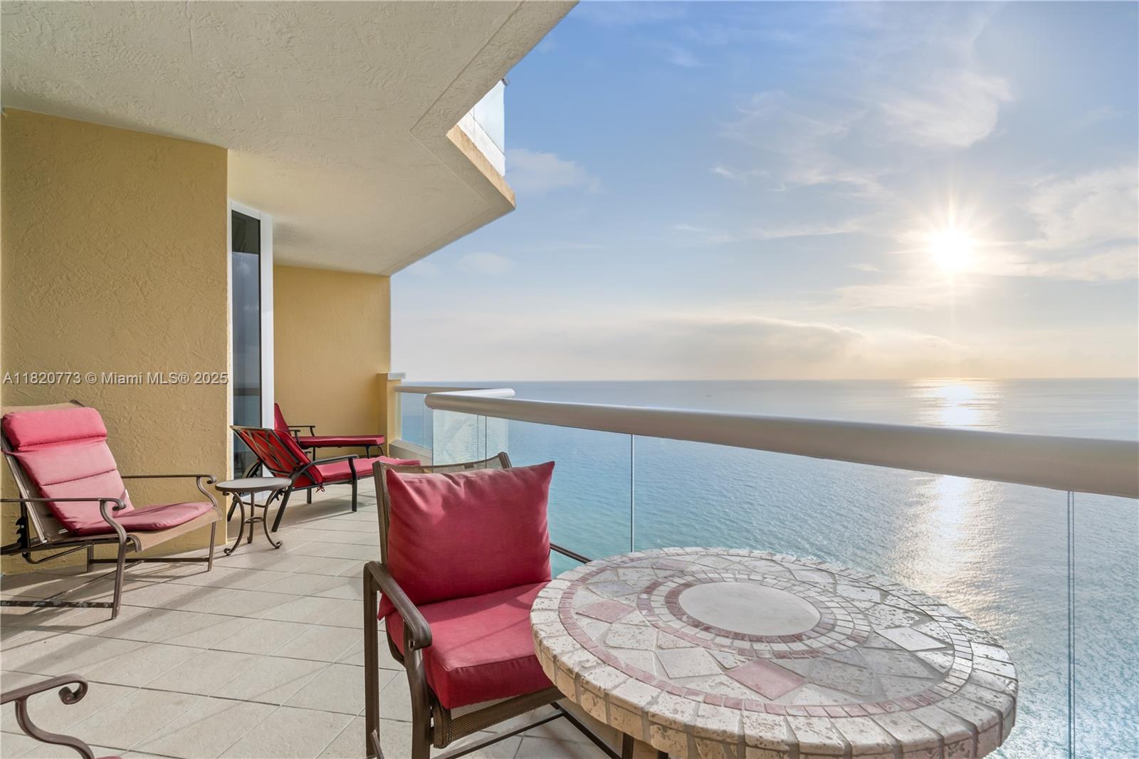 image Acqualina Ocean Residence30