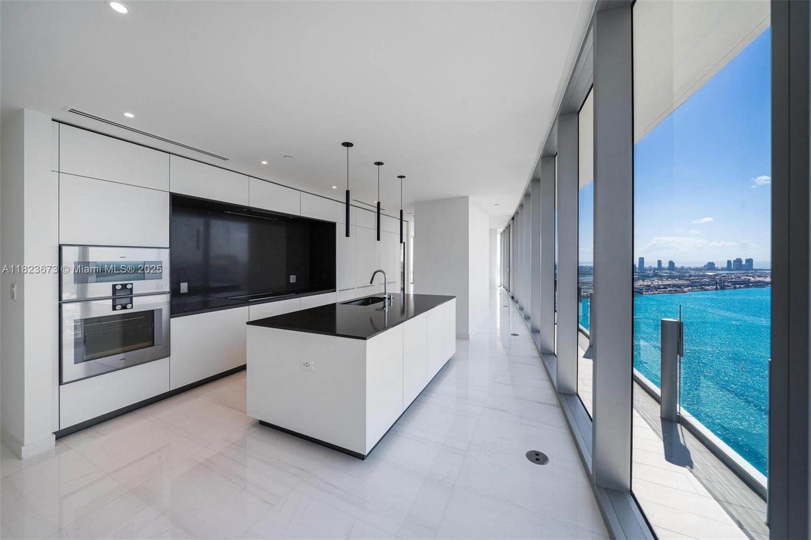 image Aston Martin Residences9