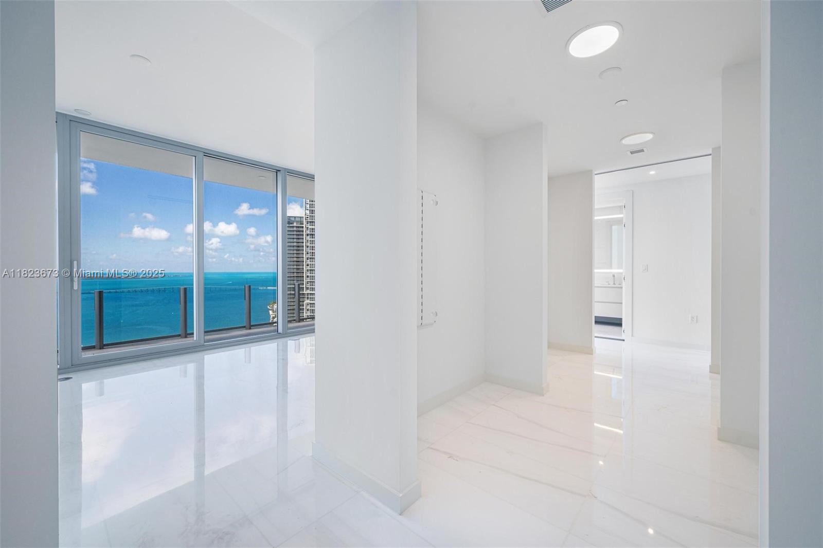 image Aston Martin Residences10