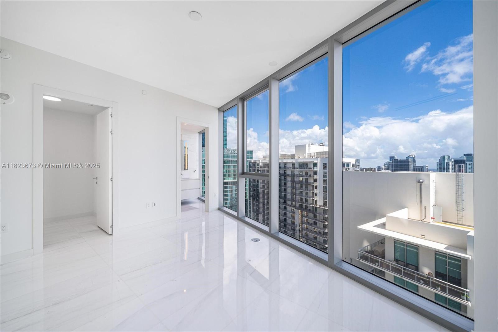 image Aston Martin Residences16