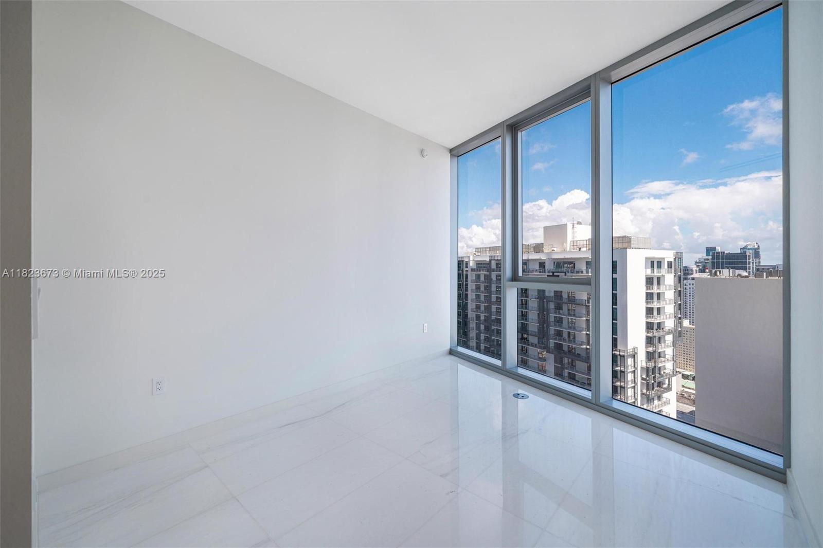 image Aston Martin Residences18