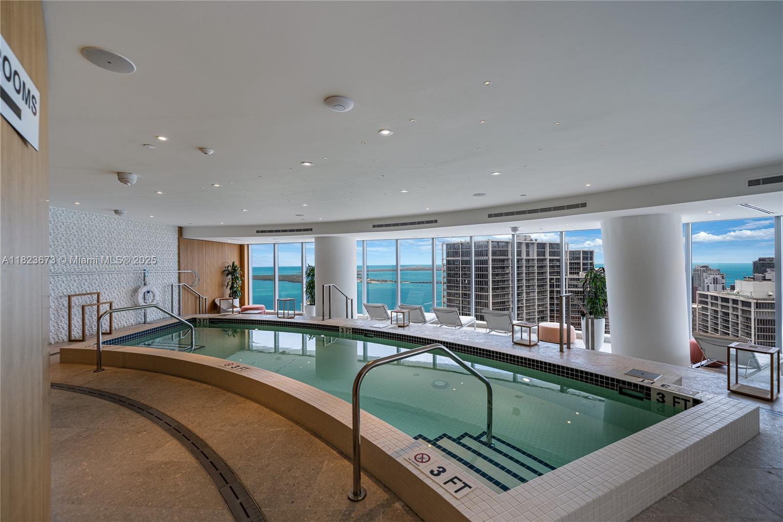 image Aston Martin Residences27