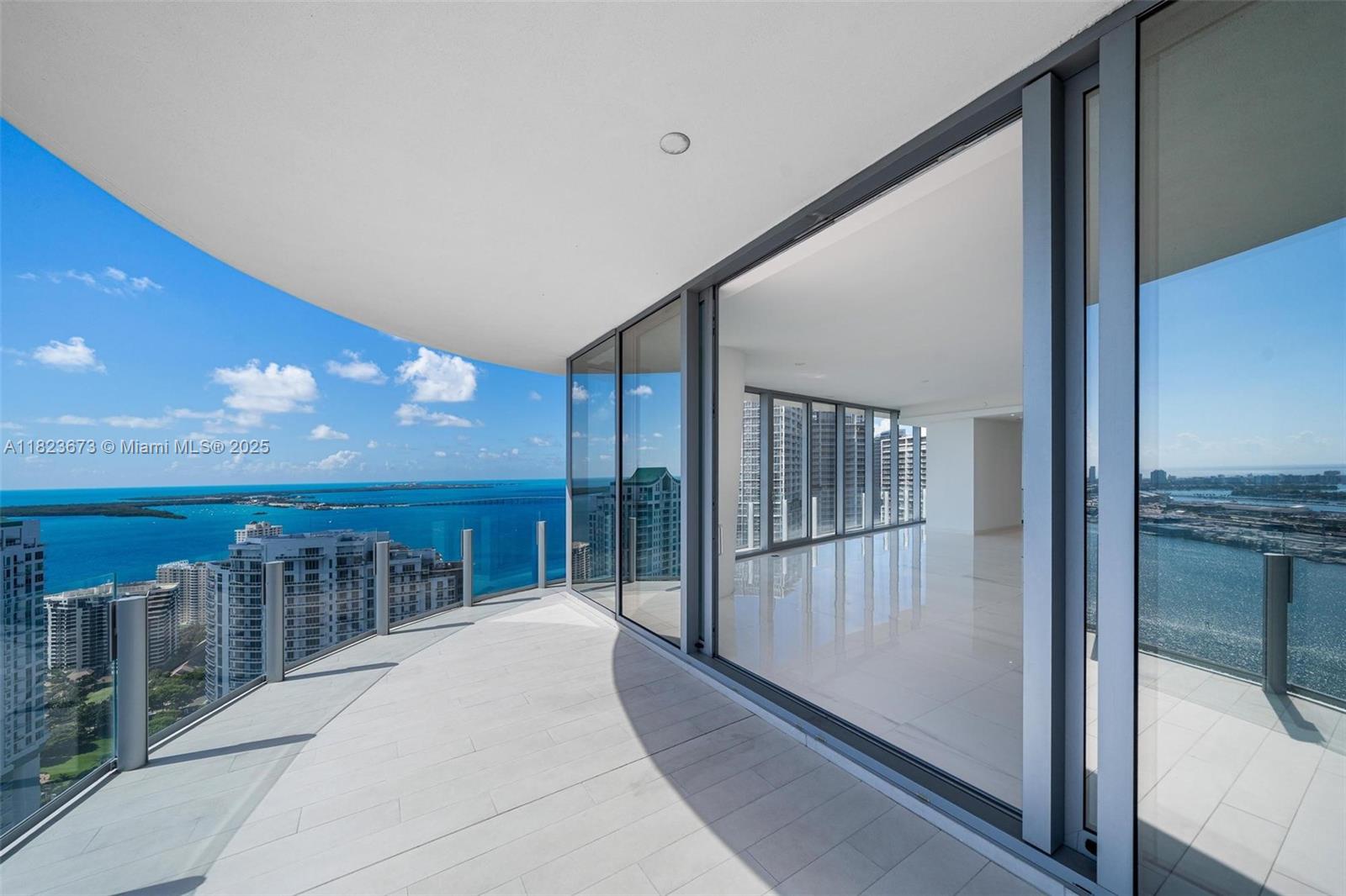 image Aston Martin Residences4