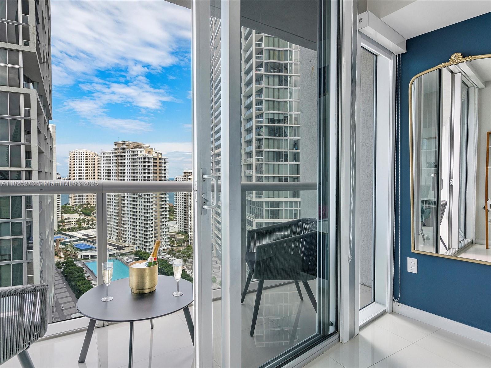 image Icon Brickell Tower Three13