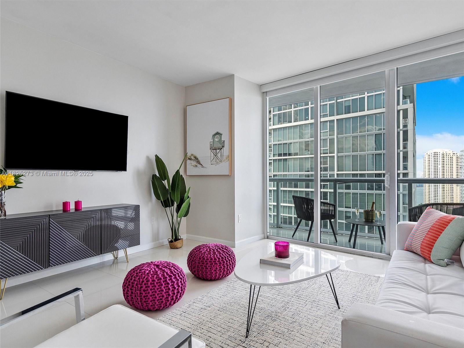 image Icon Brickell Tower Three17