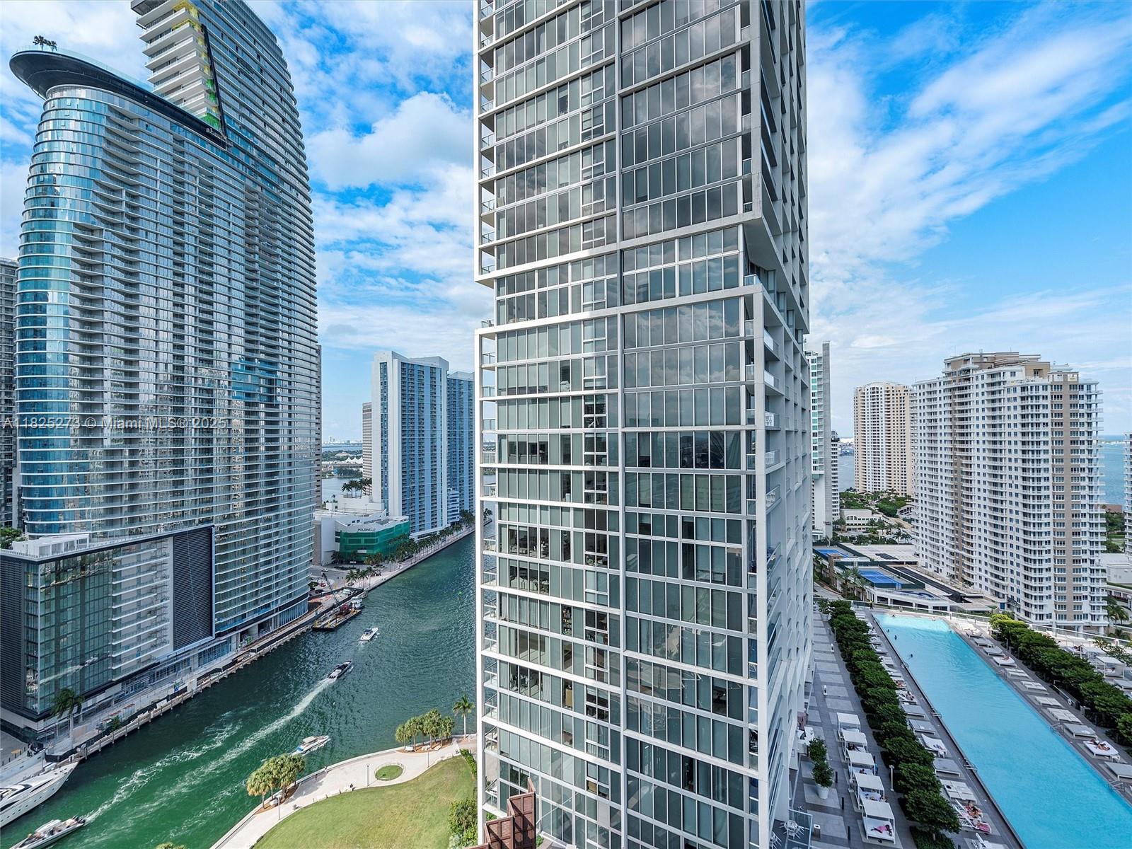 image Icon Brickell Tower Three21