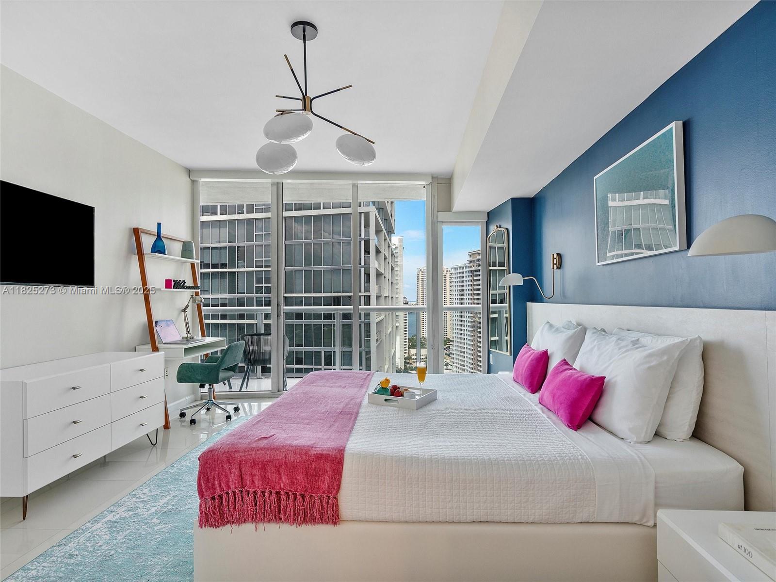 image Icon Brickell Tower Three7