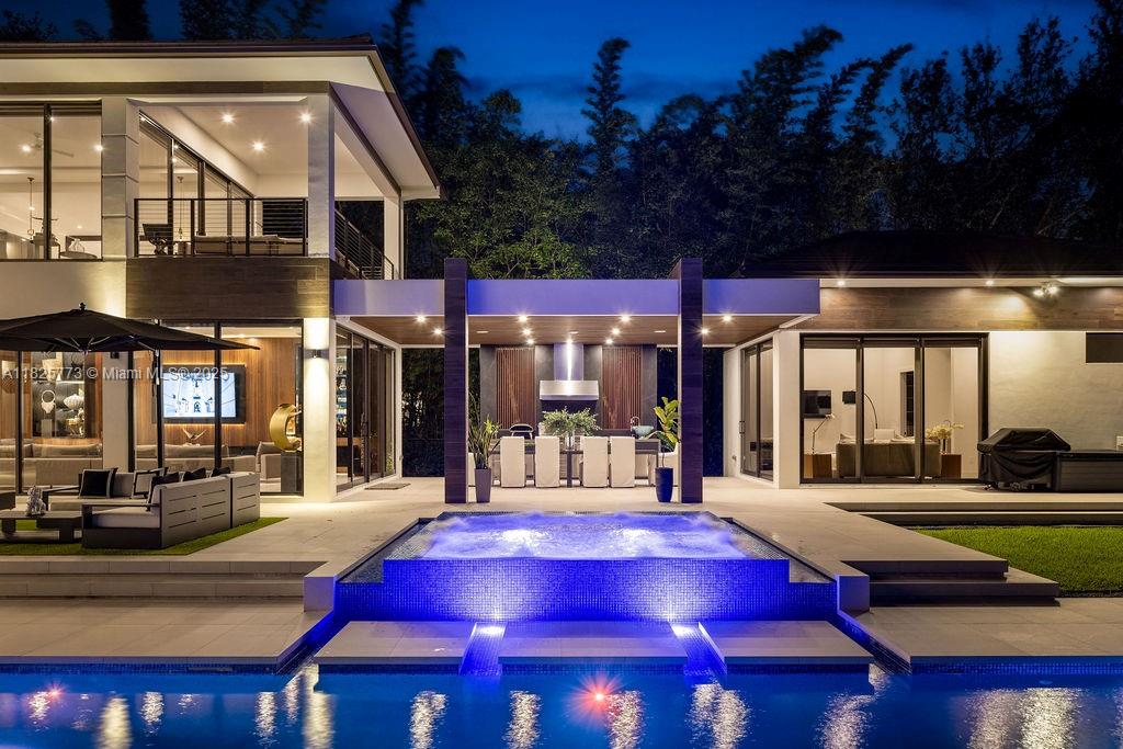 6850 SW 73rd Ct Miami, FL 33143