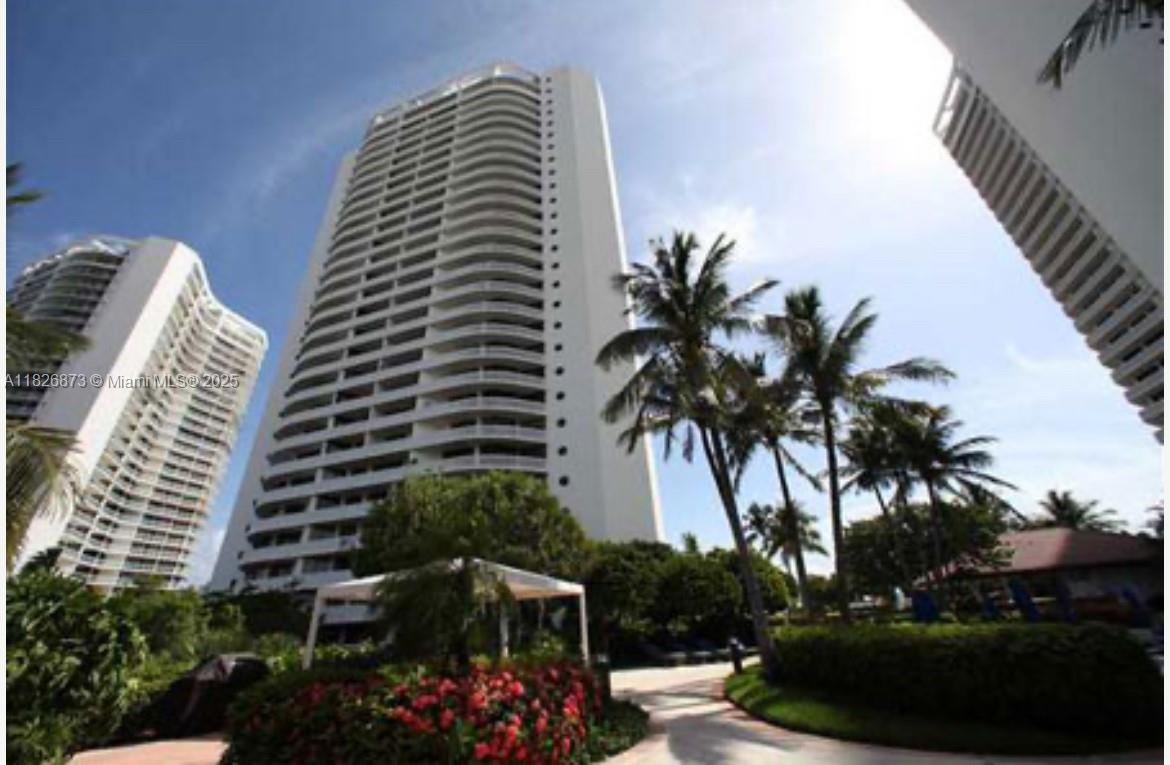 3000 Island Blvd #325