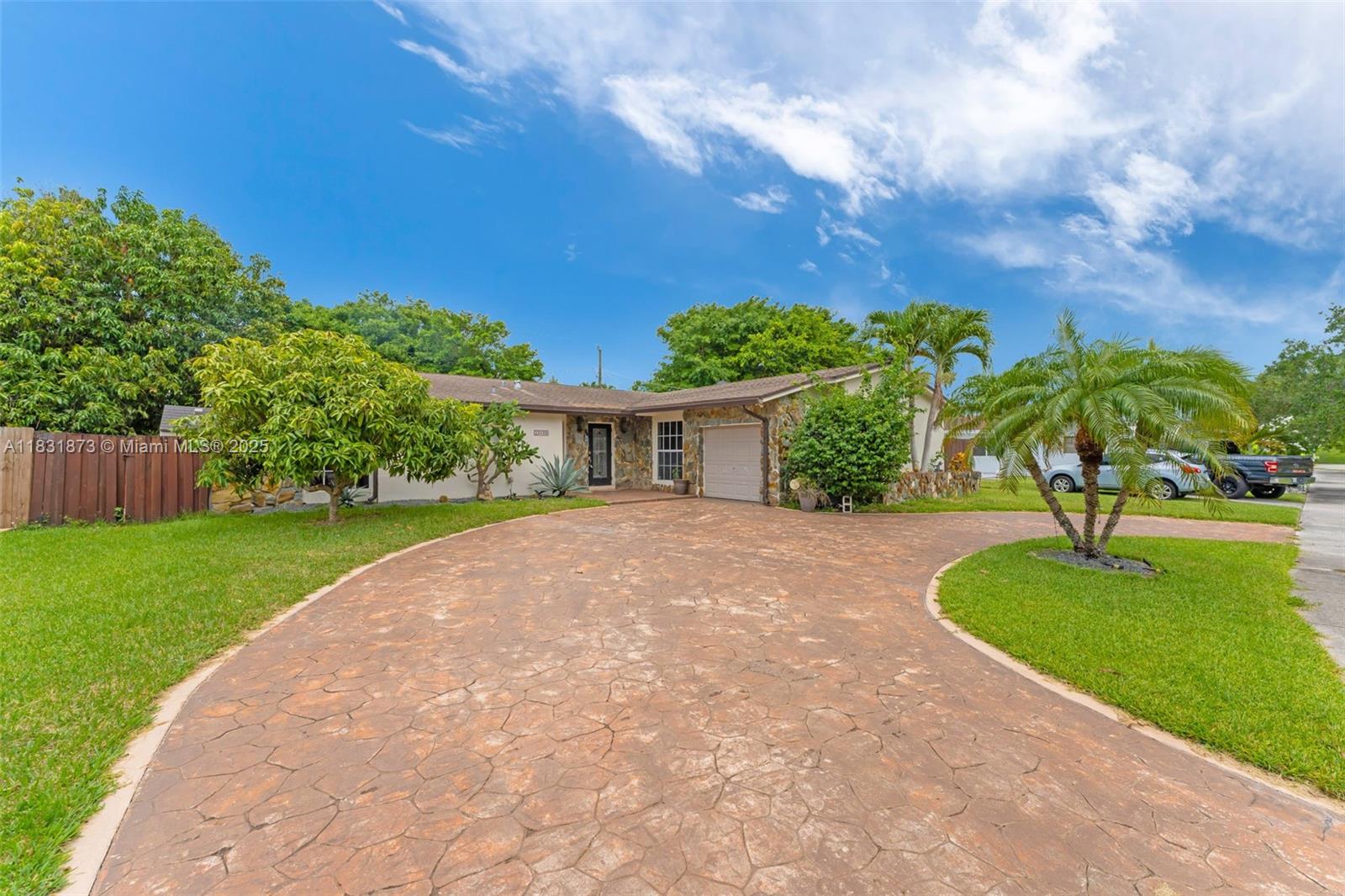 10600 SW 199th St