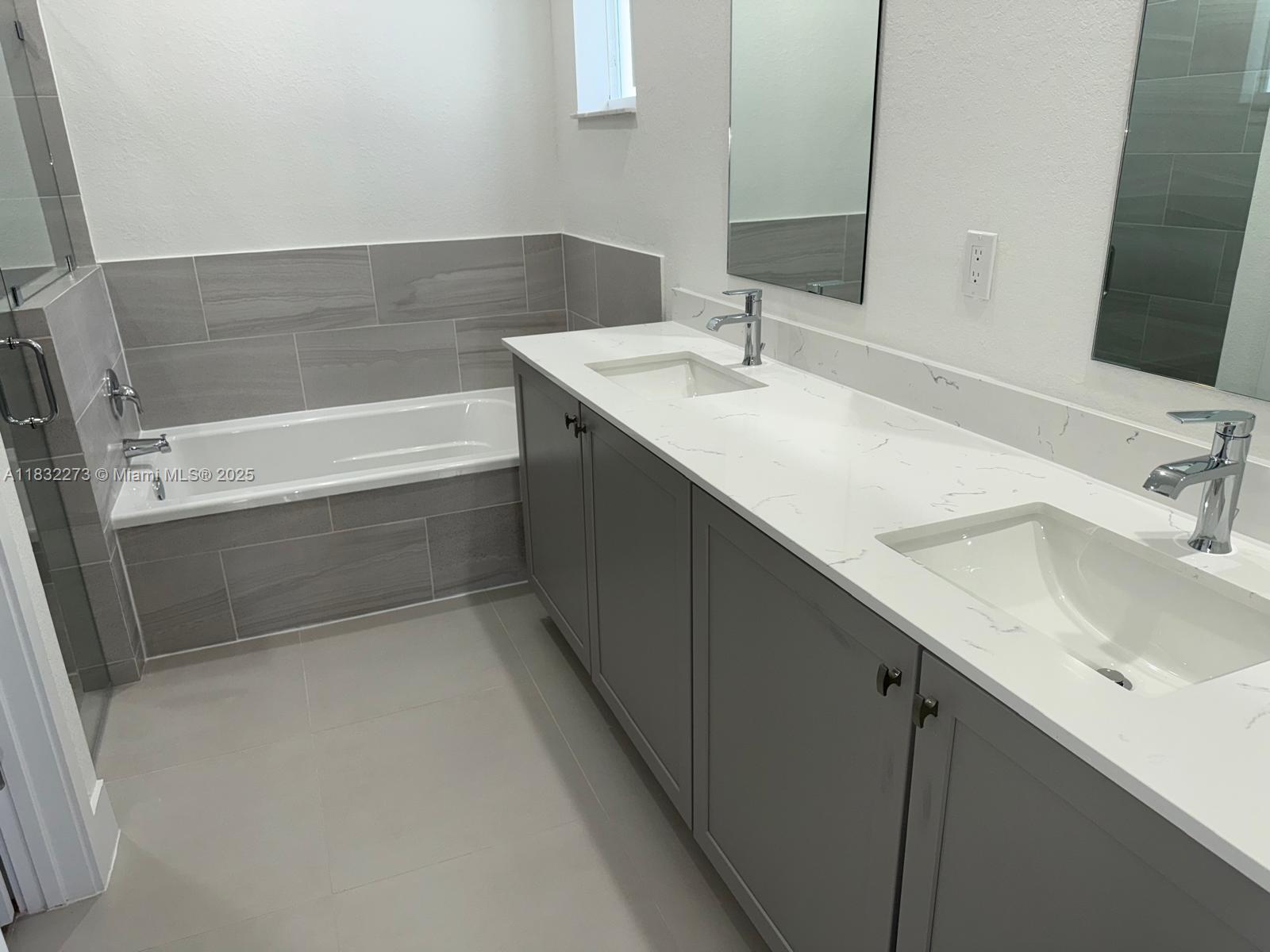 1884 NE 1st St Homestead, FL 33033