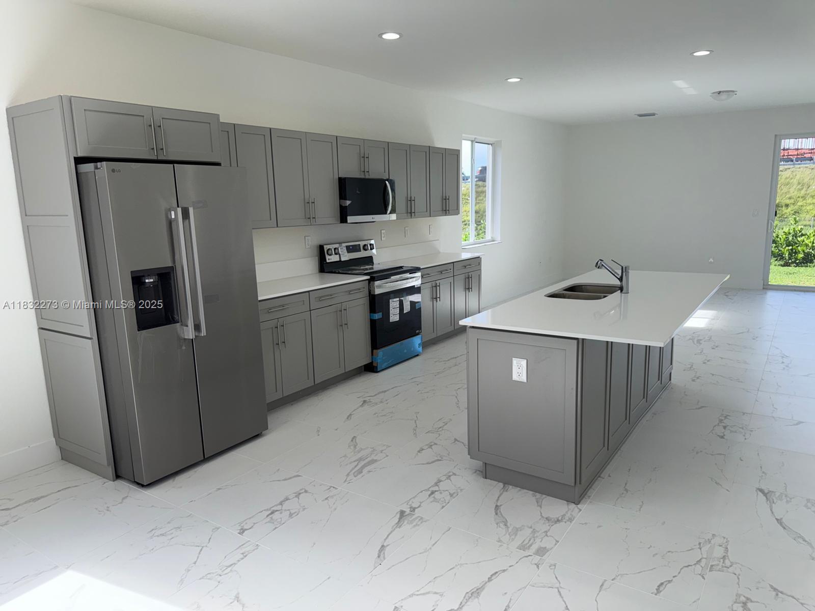 1884 NE 1st St Homestead, FL 33033