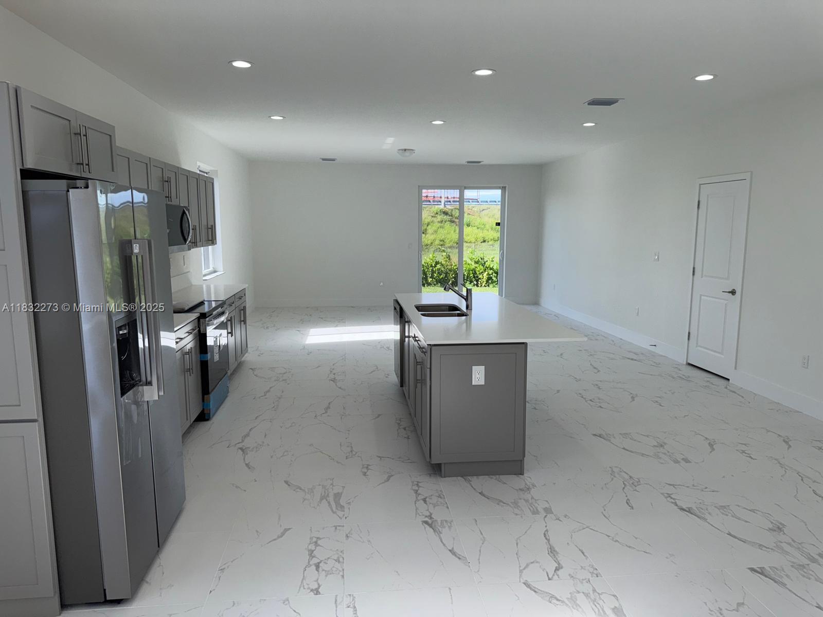 1884 NE 1st St Homestead, FL 33033